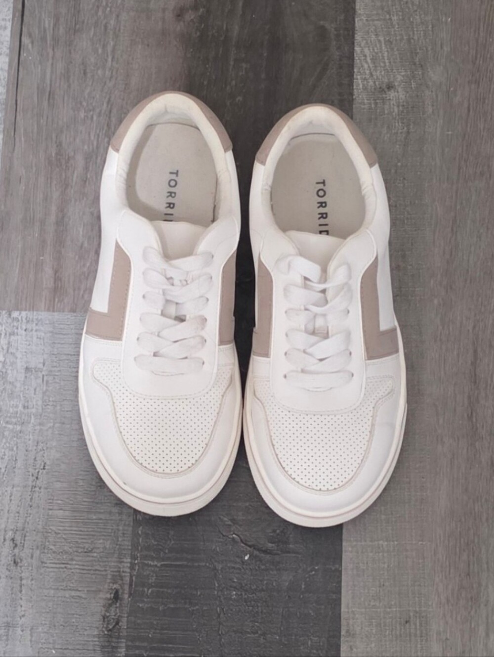 torrid White and Taupe Women's Lace Up Sneakers Size 8.5 WW